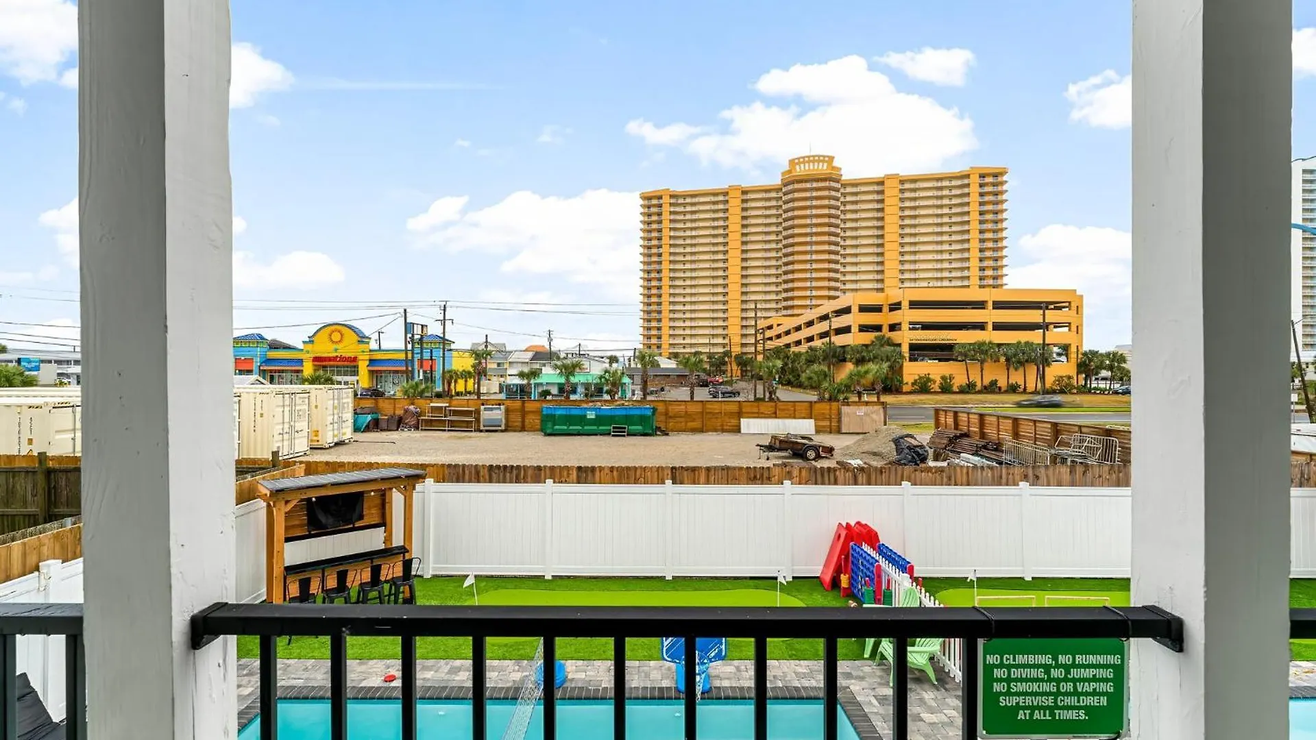 Апартаменты Lime And Dandy Pool Golf Grill Bar Games Near Beach Панама-Сити