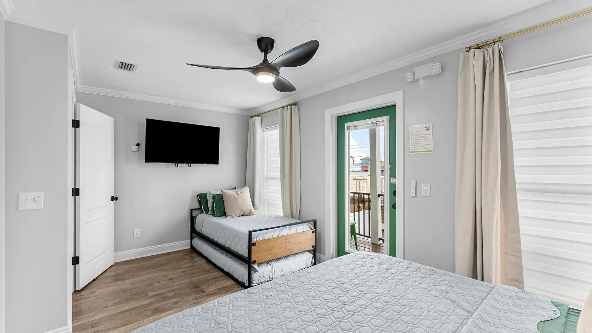 Apartment Lime And Dandy Pool Golf Grill Bar Games Near Beach Panama City Beach